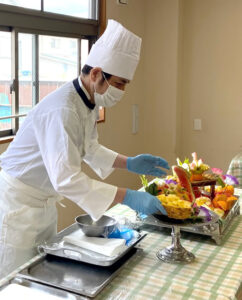 高齢者介護施設 事業所責任者 菓子職人・調理師